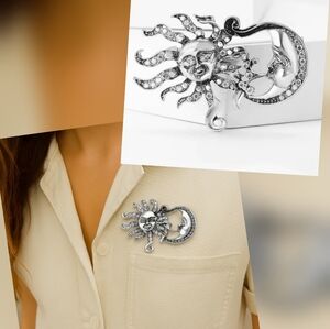 NWOT Celestial Silver Sun and Moon Brooch Jacket Scarf Bag Sweater Pin